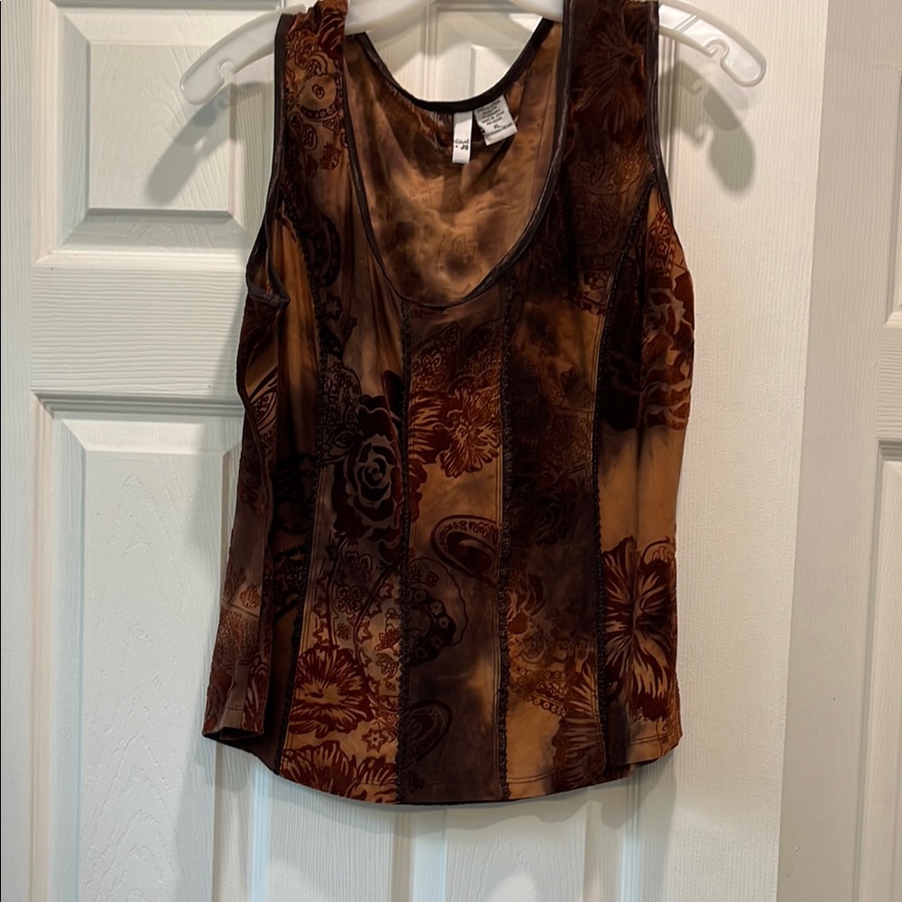 Sami & Jo Brown Fitted Sleeveless Tank Top